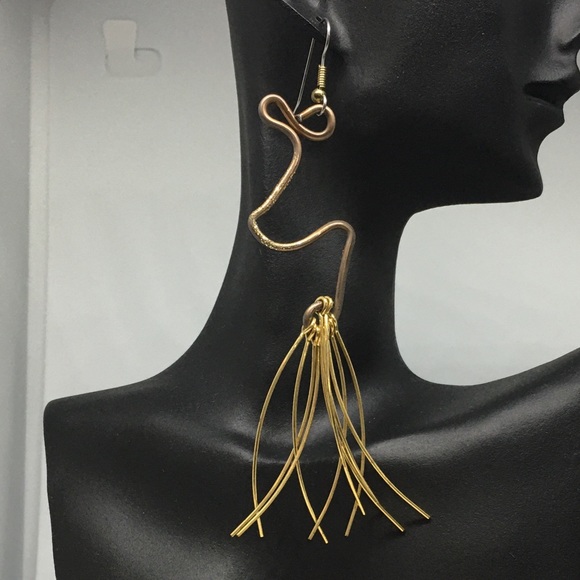 Whimsical Dangle Shoulder sweeper Earrings m - Picture 1 of 5